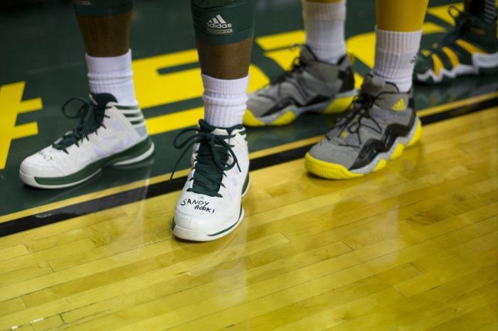 Tiroteo en Connecticut: Los deportistas rinden homenaje a las víctimas de Newtown (FOTOS)