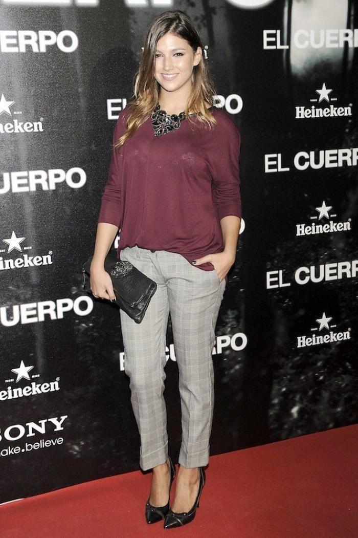 Las dos "caras" de Carolina Bang, rapada a la mitad, en el estreno de 'El cuerpo' (FOTOS)