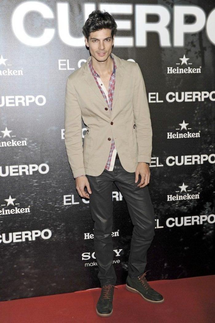 Las dos "caras" de Carolina Bang, rapada a la mitad, en el estreno de 'El cuerpo' (FOTOS)