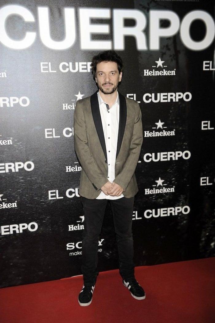 Las dos "caras" de Carolina Bang, rapada a la mitad, en el estreno de 'El cuerpo' (FOTOS)