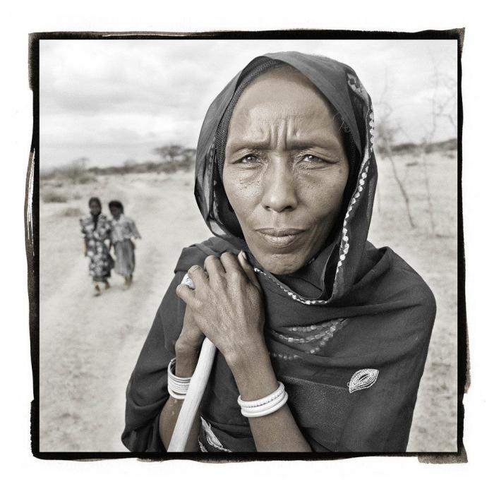 La scout que se enfrenta al neonazi: una nueva heroína viral a la que admirar