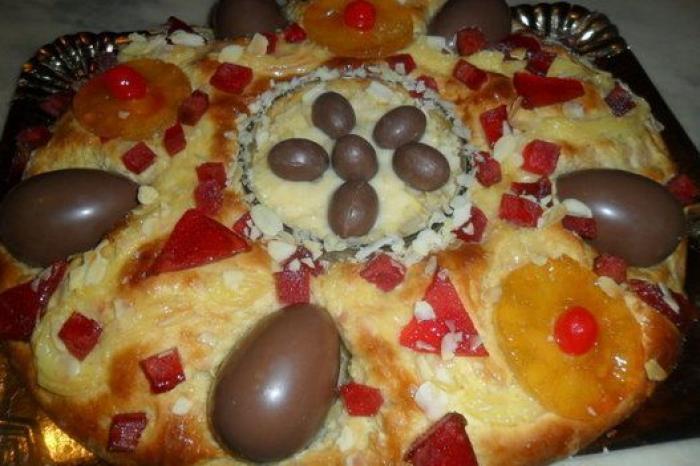 El Cristo de las Gotas de Burgos se troncha un brazo al caer en plena procesión