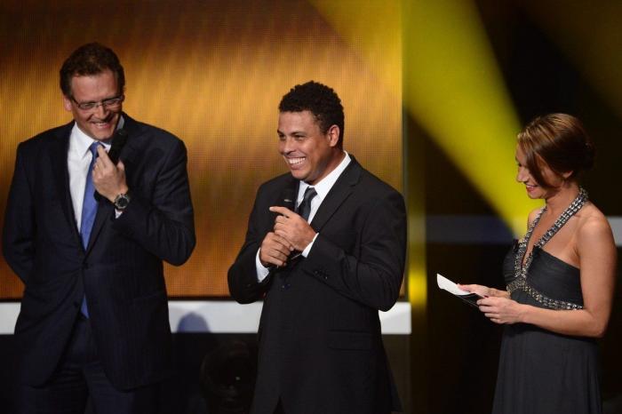 Balón de Oro 2012: Las caras de Cristiano Ronaldo tras perder el Balón de Oro (FOTOS, TUITS)