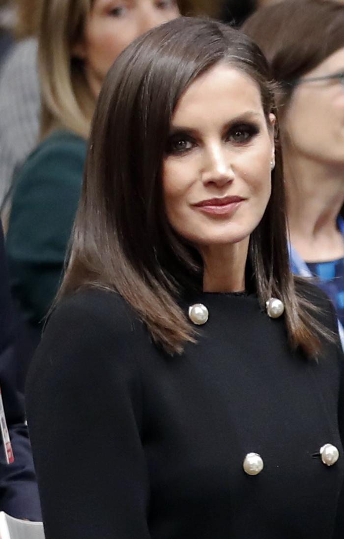 Debajo del abrigo de Letizia hay truco: la razón por la que no lo ha querido enseñar en la Cumbre