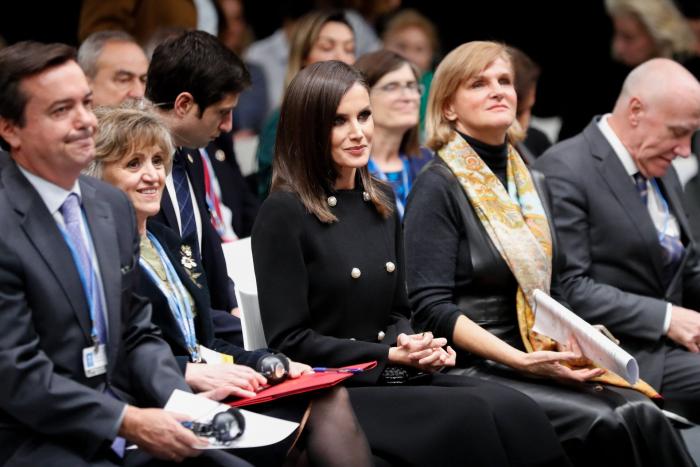 Debajo del abrigo de Letizia hay truco: la razón por la que no lo ha querido enseñar en la Cumbre