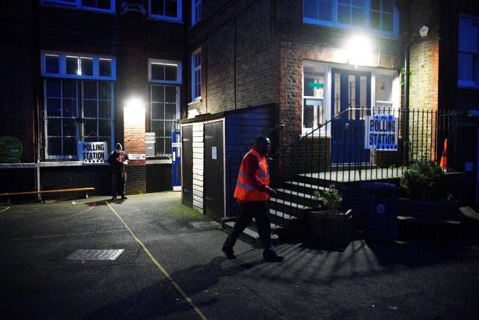 "Que sea lo que Dios quiera": las imágenes de las elecciones en Reino Unido