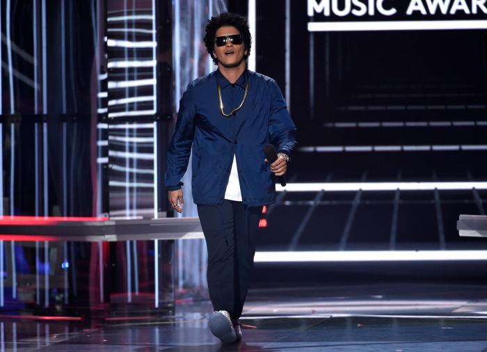 El truco de Shakira para parecer más alta en las fotos