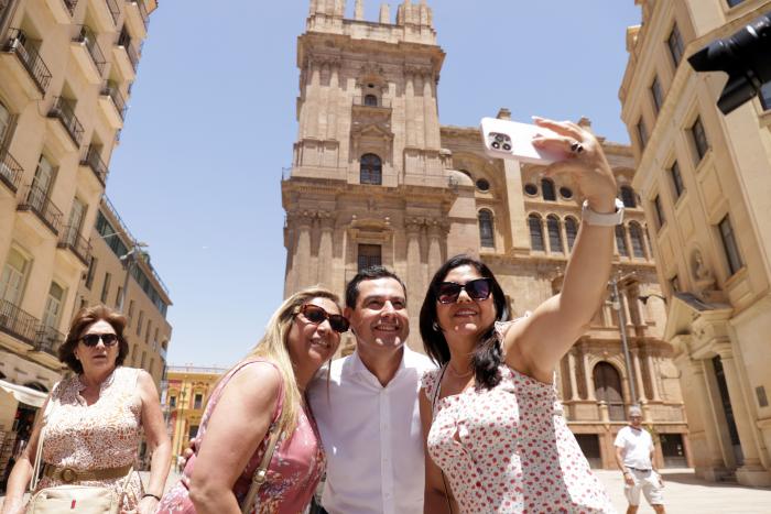 Moreno se desmarca de Ayuso sobre los indultos: "Debemos dejar al rey al margen"