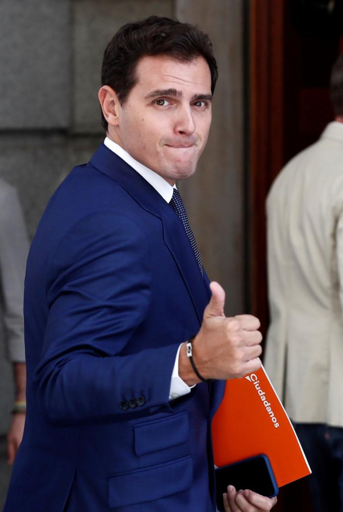 La historia detrás del único sí 'forastero' a Pedro Sánchez