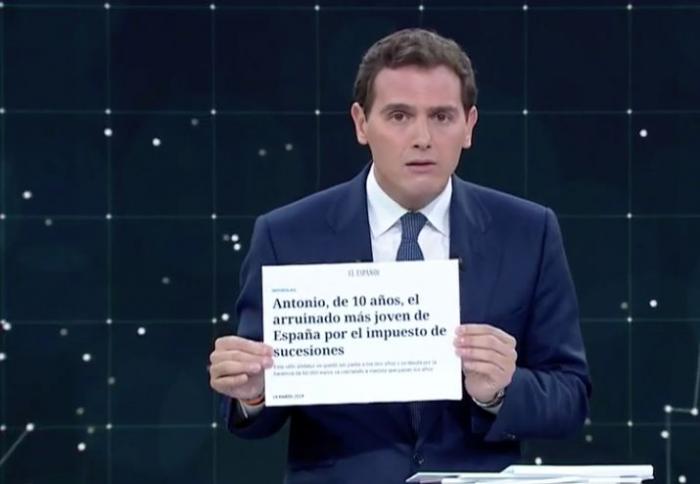 Ciudadanos hace campaña con el embarazo de Arrimadas: "Felicidades, Inés"