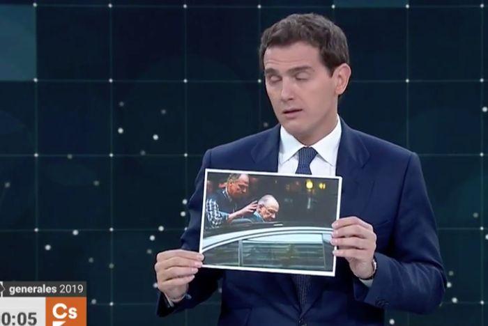 Ciudadanos hace campaña con el embarazo de Arrimadas: "Felicidades, Inés"