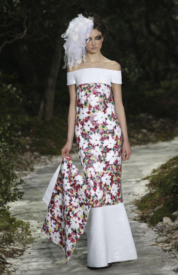 Dos novias: Chanel cierra su desfile con un homenaje al matrimonio gay (FOTOS)