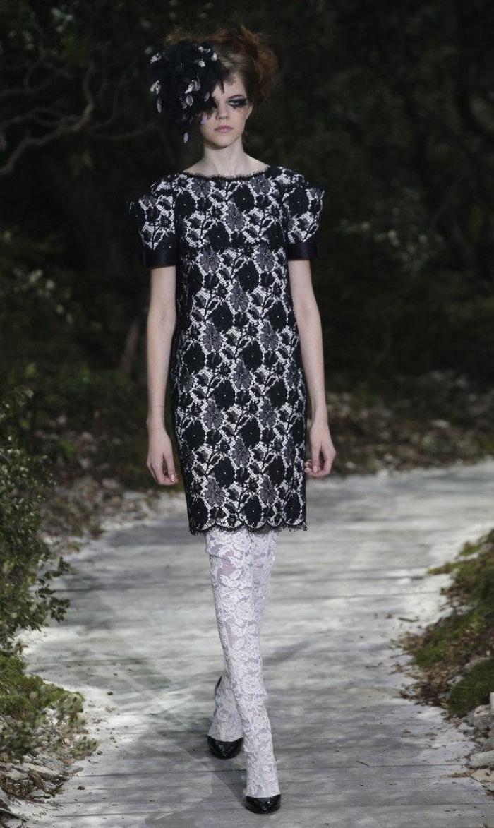 Dos novias: Chanel cierra su desfile con un homenaje al matrimonio gay (FOTOS)