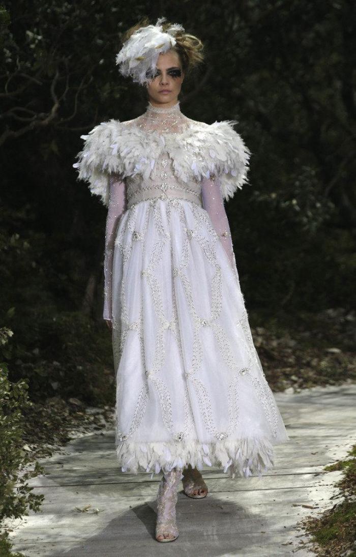 Dos novias: Chanel cierra su desfile con un homenaje al matrimonio gay (FOTOS)
