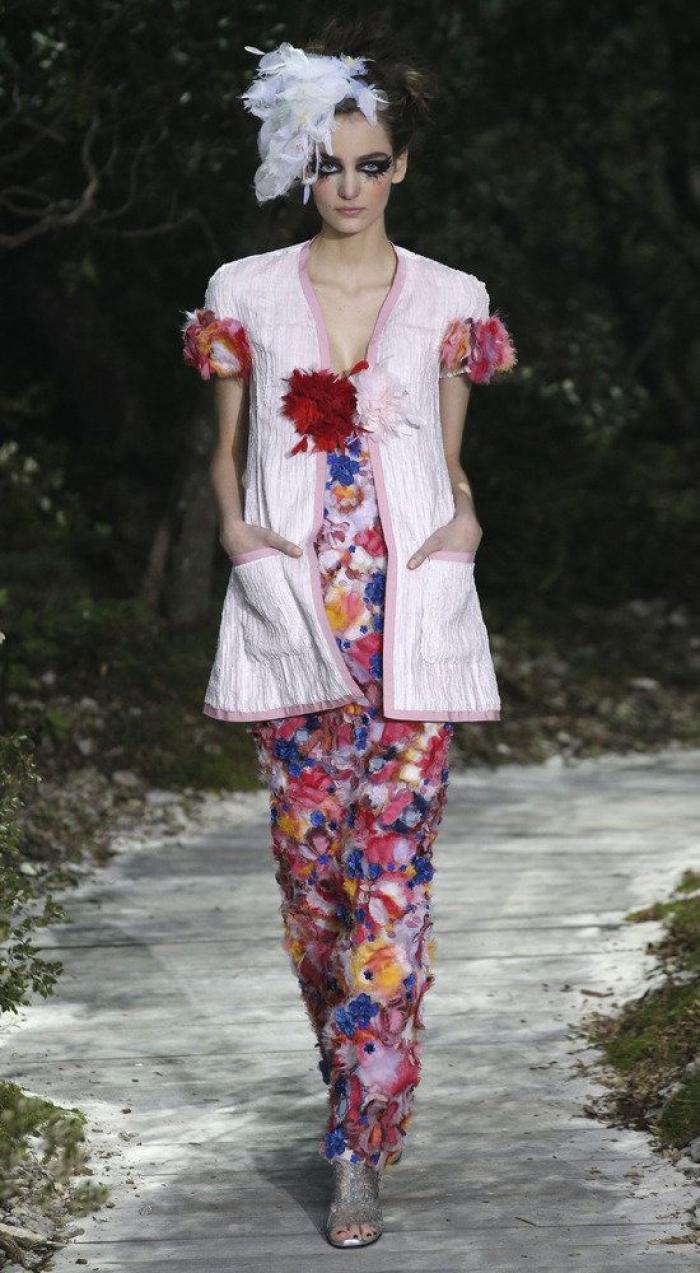 Dos novias: Chanel cierra su desfile con un homenaje al matrimonio gay (FOTOS)