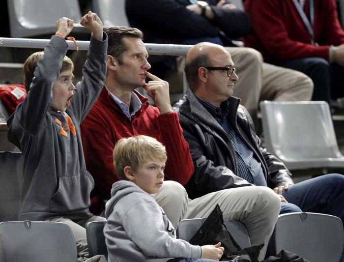 El duque em...Palma...do: Iñaki Urdangarin bromeaba con su firma en correos al secretario de las infantas (FOTOS)