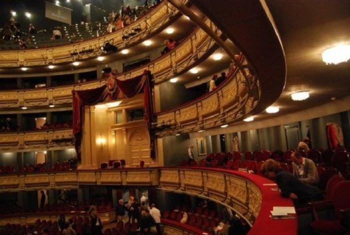Al teatro, ¿vas a cazar o a observar?