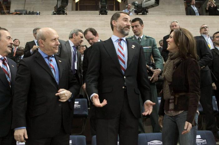 Morbo en las gradas: El príncipe en el palco y Urdangarin a pie de pista en el Palau Sant Jordi (FOTOS)