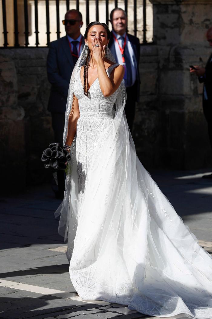 Un famoso se sincera sobre la boda de Sergio Ramos y Pilar Rubio: "Iba tan pedo que pensé que el dragón era de verdad"