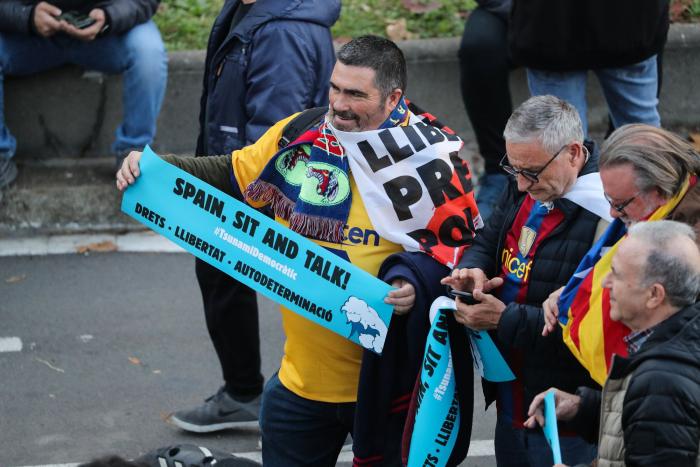 Un 'Clásico' entre barricadas y pinchazo independentista