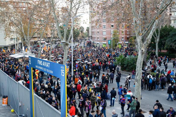 Un 'Clásico' entre barricadas y pinchazo independentista