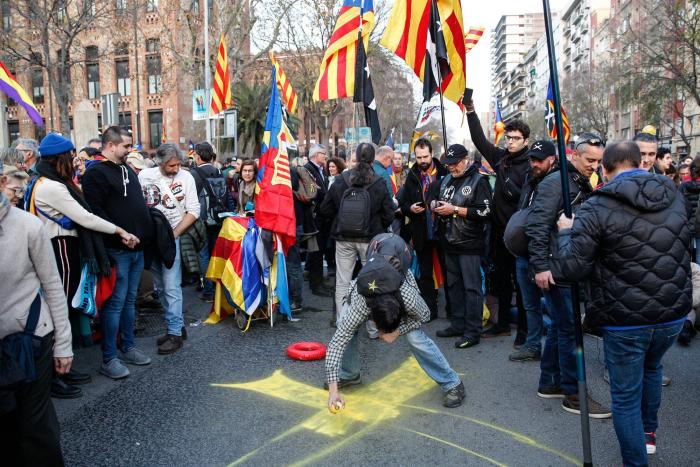 Un 'Clásico' entre barricadas y pinchazo independentista