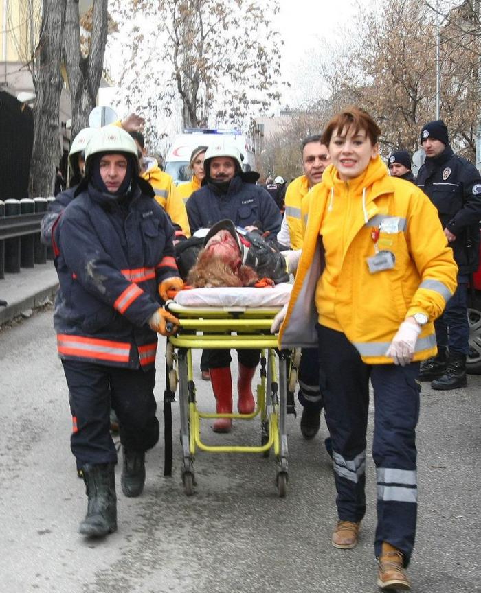 Explosión junto a la embajada de EEUU en Turquía: varias víctimas (FOTOS)