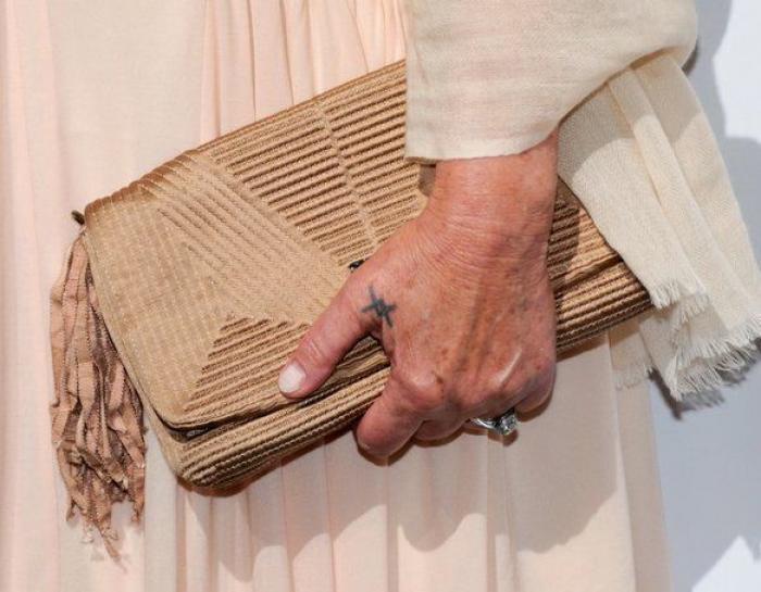 El tatuaje con errata de Gloria Camila (FOTOS)