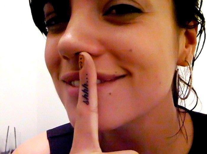 El tatuaje con errata de Gloria Camila (FOTOS)