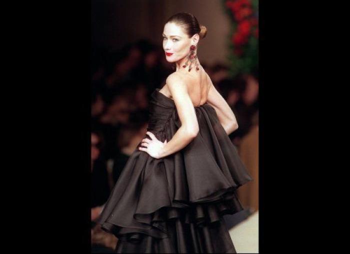 El pequeño-gran detalle por el que la portada de 'Paris Match' está arrasando: salta a la vista