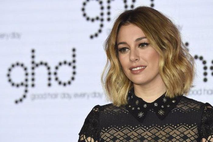 Las fotos en 'topless' de Blanca Suárez en la piscina que baten récords en Instagram