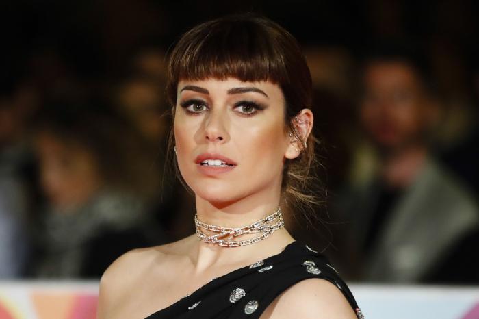 Las fotos en 'topless' de Blanca Suárez en la piscina que baten récords en Instagram
