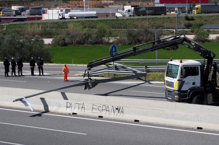 Incredulidad por lo que ha ocurrido en Google con la gasolinera donde fue detenido Puigdemont