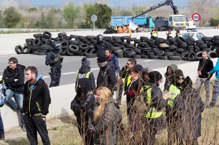 Incredulidad por lo que ha ocurrido en Google con la gasolinera donde fue detenido Puigdemont