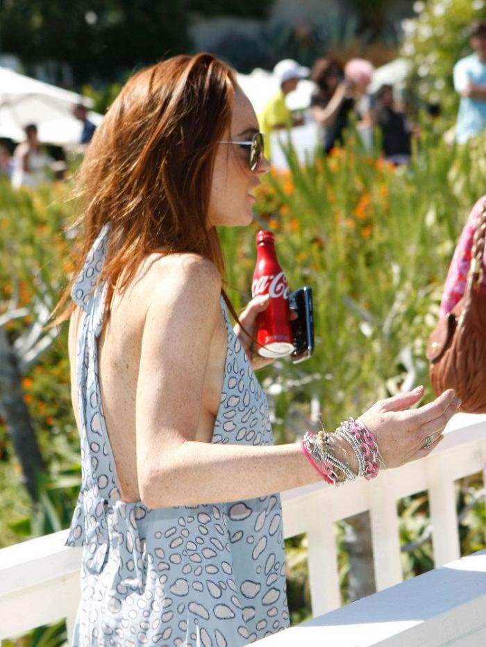 "Sideboob": la moda del escote lateral y su reina Miley Cyrus (FOTOS)