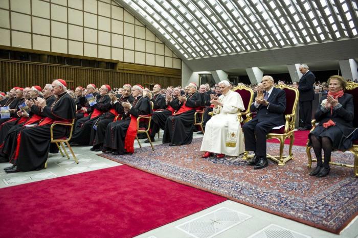 Giovanna Chirri, la periodista que publicó la exclusiva de la renuncia del papa: "Me temblaban las piernas"