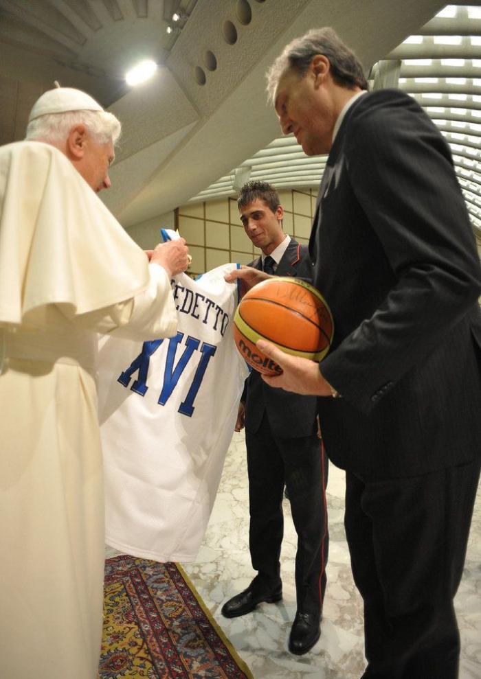 Giovanna Chirri, la periodista que publicó la exclusiva de la renuncia del papa: "Me temblaban las piernas"