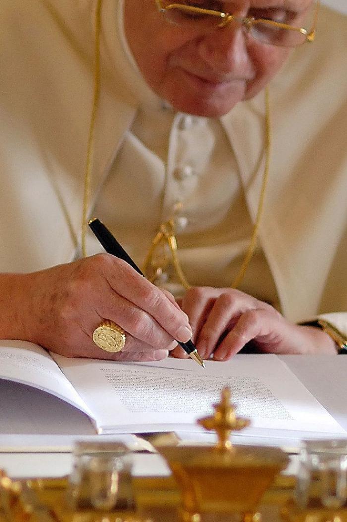 Giovanna Chirri, la periodista que publicó la exclusiva de la renuncia del papa: "Me temblaban las piernas"