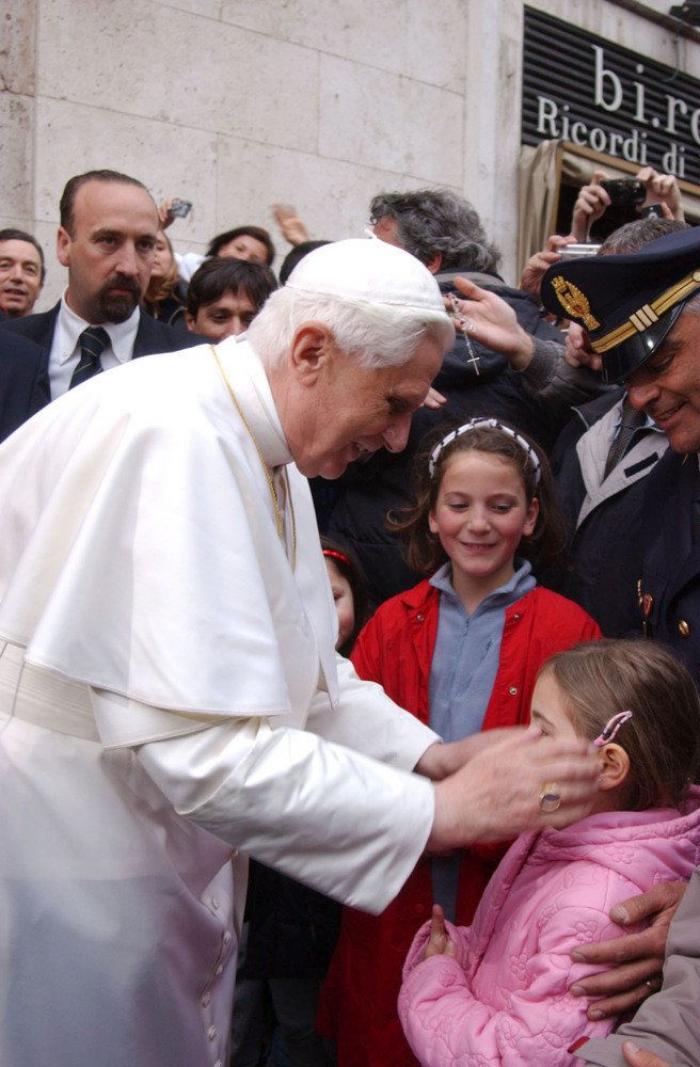 Giovanna Chirri, la periodista que publicó la exclusiva de la renuncia del papa: "Me temblaban las piernas"