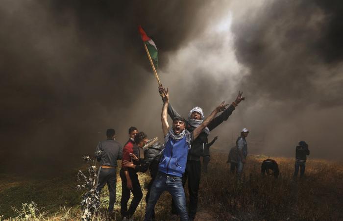 Al menos siete palestinos muertos y mil heridos por disparos del Ejército israelí contra manifestantes en Gaza