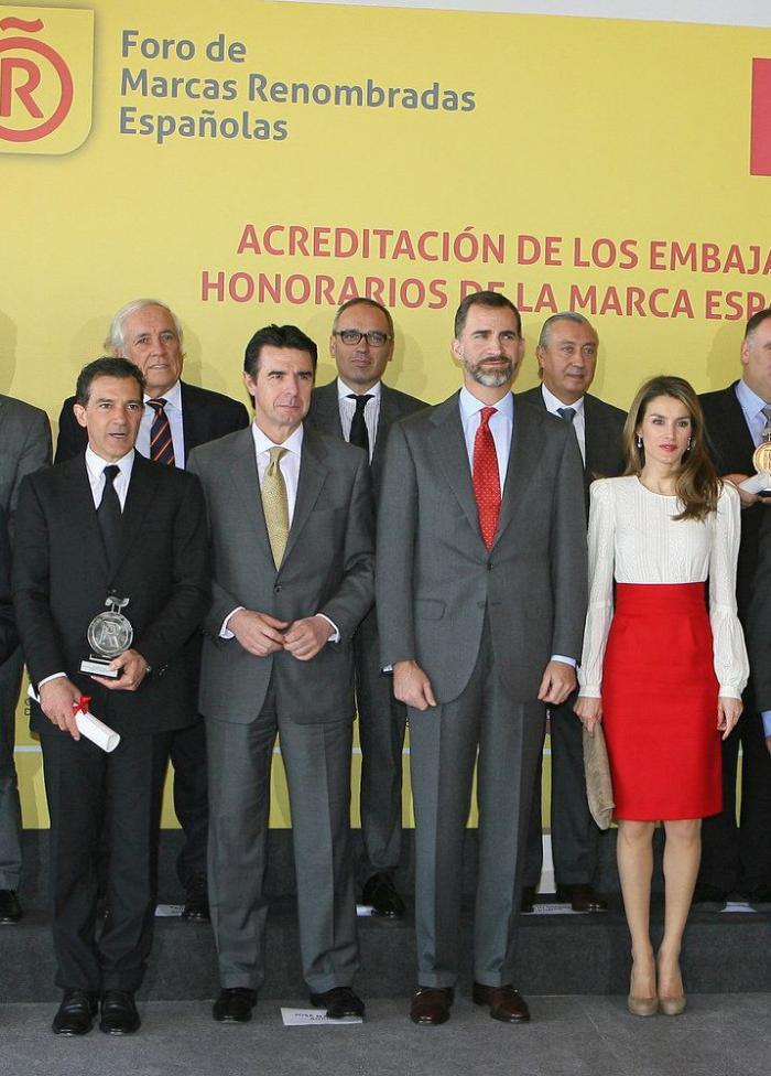 Letizia Marca España 2013: se viste de española para recibir a Banderas, Alonso y José Andrés (FOTOS)