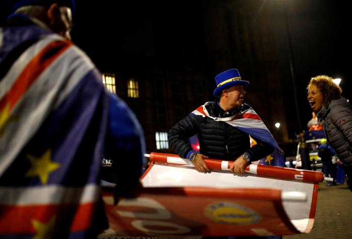 El Parlamento británico pide a la UE que retrase el Brexit y rechaza celebrar un segundo referéndum sobre la separación