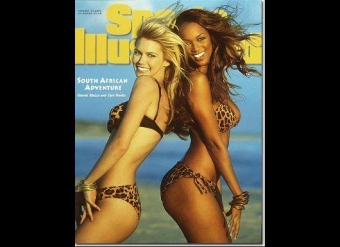 El momento en el que Kate Upton se cae por una ola durante una sesión de fotos en 'topless'