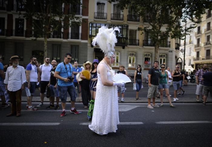 Almeida rechaza colocar la bandera LGTBI en Cibeles pese a quedar aprobado en el pleno