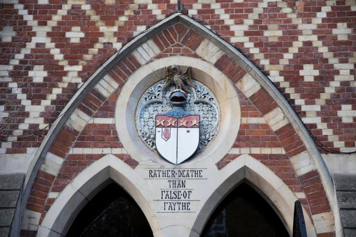 Una periodista se burla del príncipe Jorge por hacer ballet y la 'broma' le sale cara