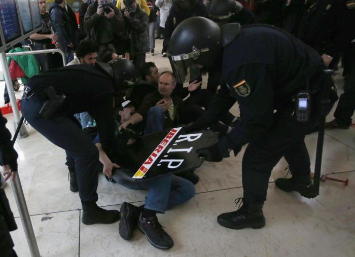 Principio de acuerdo para poner fin al conflicto por el ERE en Iberia