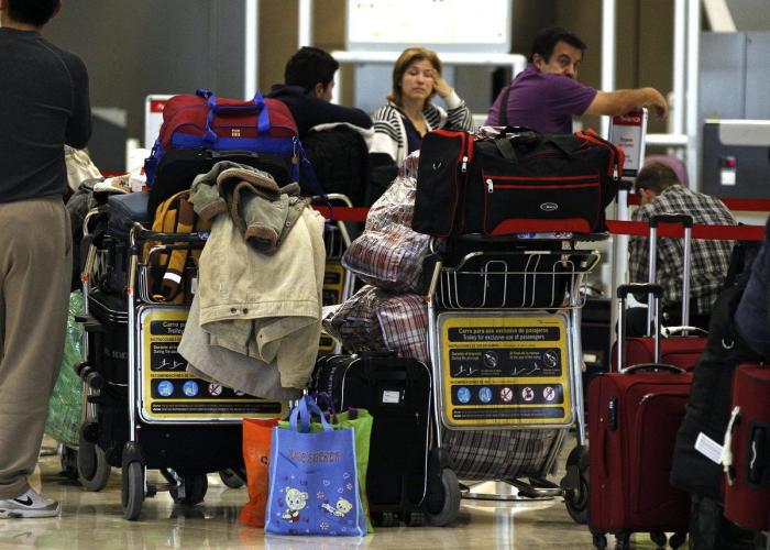 Afectados por la huelga de Iberia: "Es un derecho y lo respeto, pero faltan compensaciones para los viajeros"