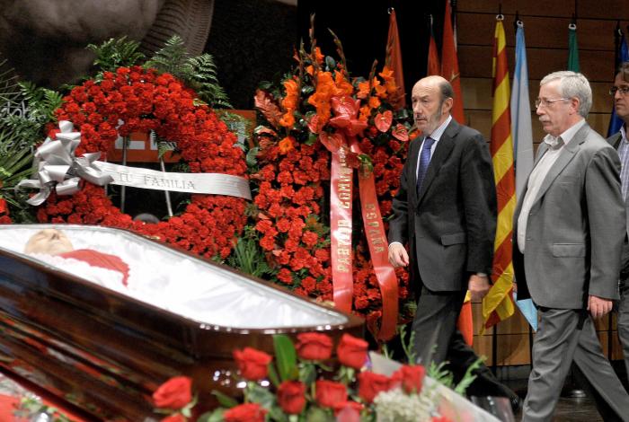 "En vida...": el reproche de Felipe González al recordar (en 'Espejo Público') la figura de Rubalcaba