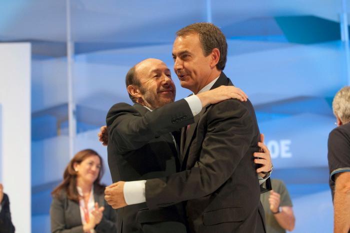 "En vida...": el reproche de Felipe González al recordar (en 'Espejo Público') la figura de Rubalcaba