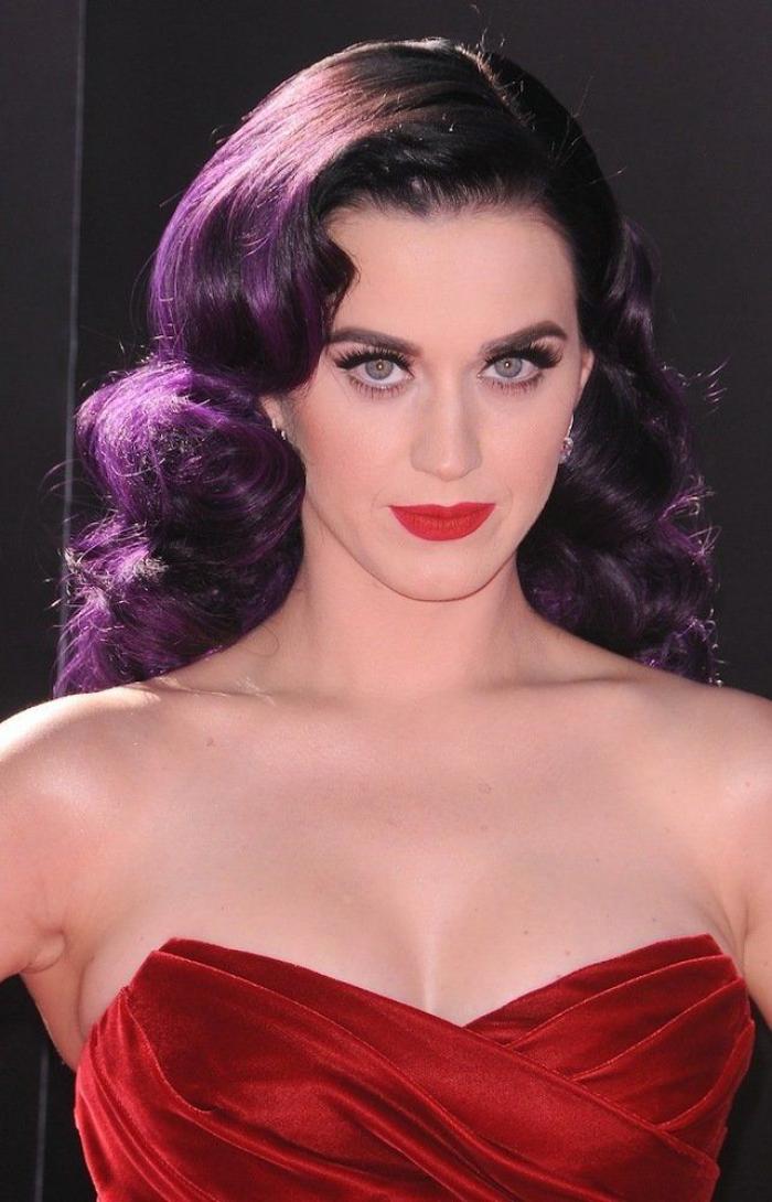 Pelo rosa, verde, azul...: las últimas famosas en apuntarse a la moda de pelo de colores (FOTOS)